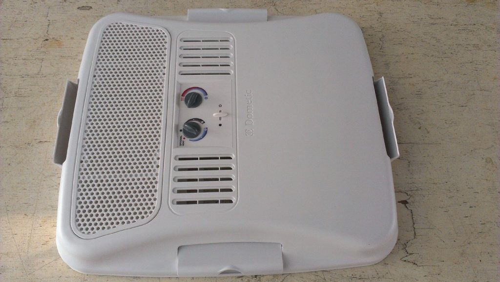 #3. Dometic Brisk II Air Conditioner