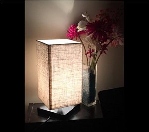 3. ZEEFO Simple Table Lamp Bedside Desk Lamp