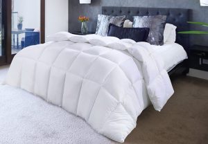 Queen White Quilted Down Alternative Comforter from Utopia Bedding